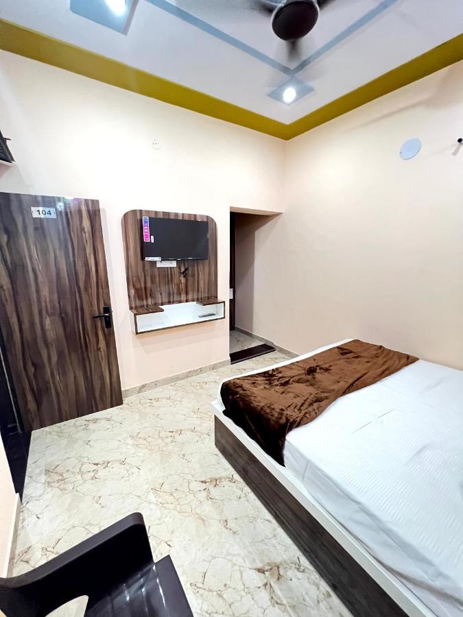 The Orchid Villa Homestay - Walkable Distance From Taj Mahal Agra  Extérieur photo