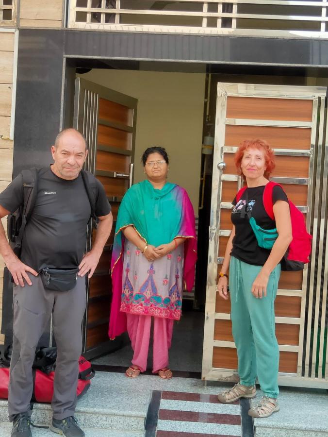 The Orchid Villa Homestay - Walkable Distance From Taj Mahal Agra  Extérieur photo