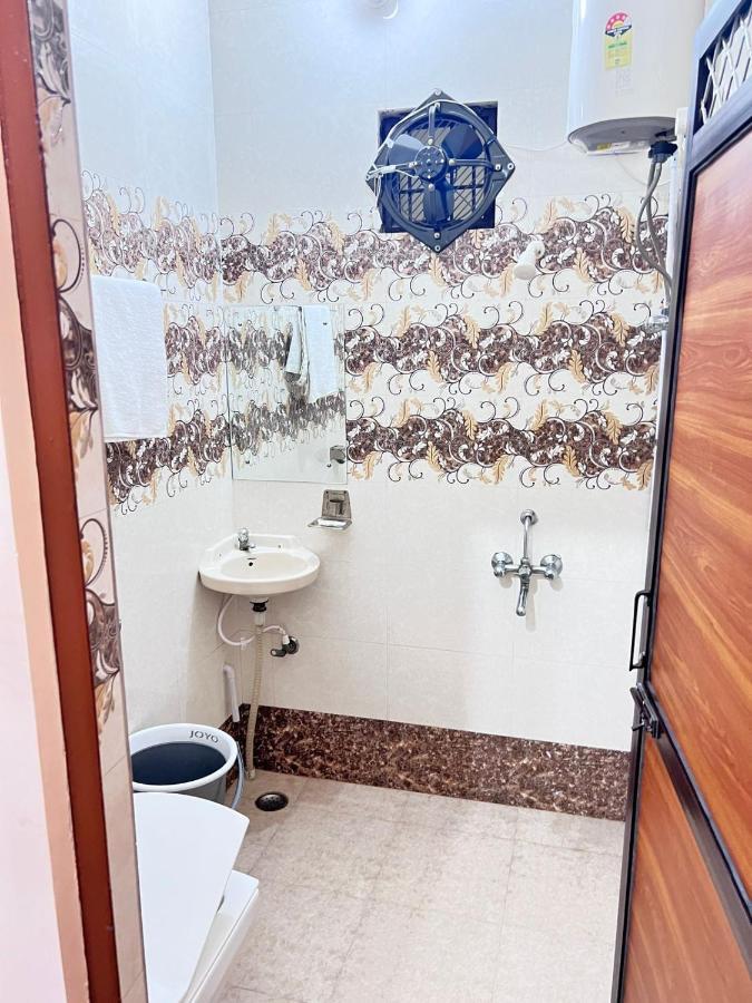 The Orchid Villa Homestay - Walkable Distance From Taj Mahal Agra  Extérieur photo