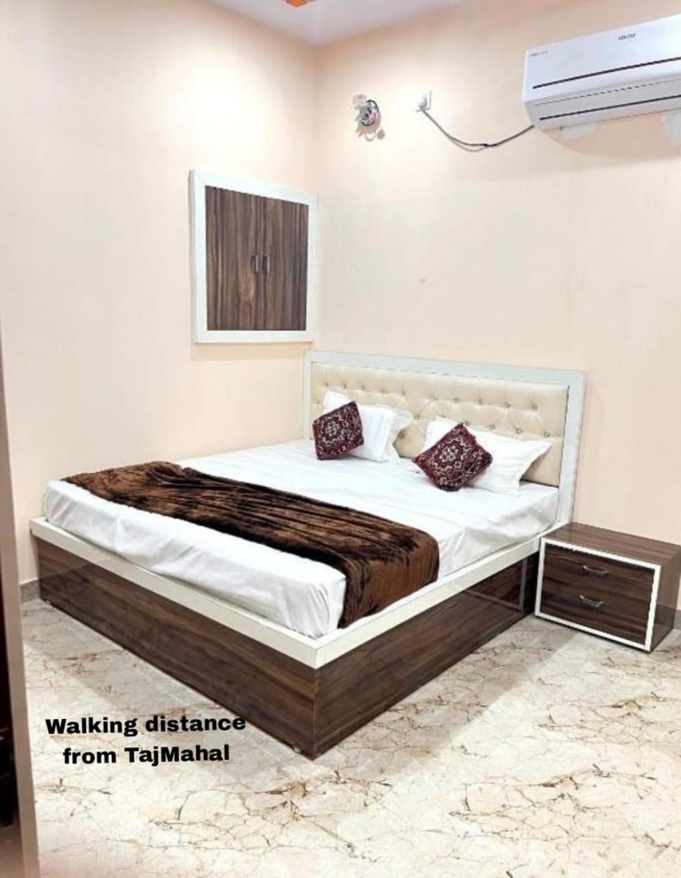 The Orchid Villa Homestay - Walkable Distance From Taj Mahal Agra  Extérieur photo
