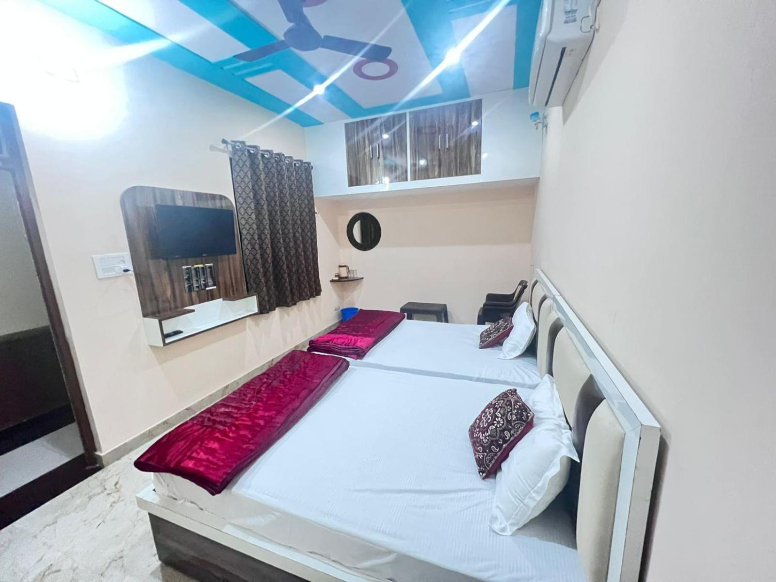 The Orchid Villa Homestay - Walkable Distance From Taj Mahal Agra  Extérieur photo