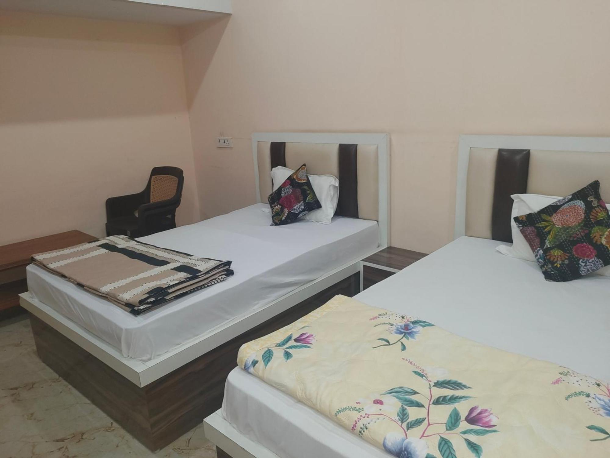 The Orchid Villa Homestay - Walkable Distance From Taj Mahal Agra  Extérieur photo