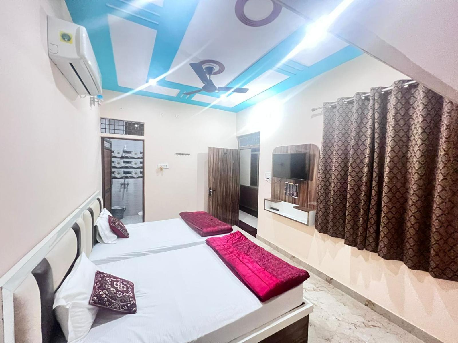 The Orchid Villa Homestay - Walkable Distance From Taj Mahal Agra  Extérieur photo