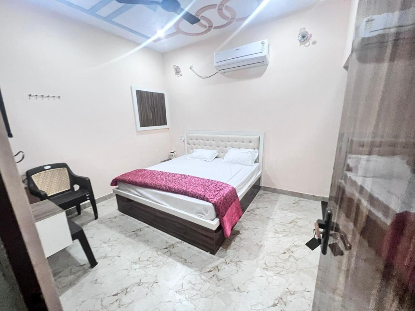 The Orchid Villa Homestay - Walkable Distance From Taj Mahal Agra  Extérieur photo